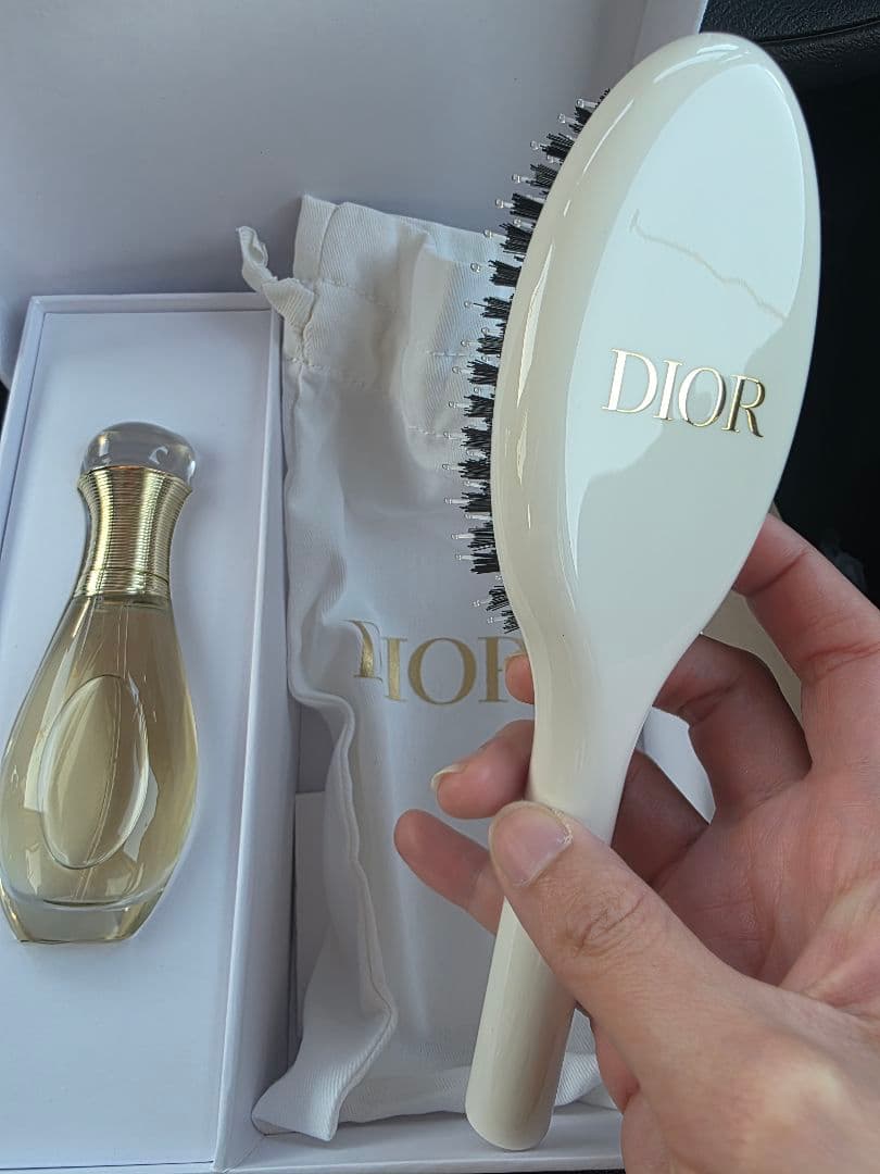 Dior バースデイギフト ヘアブラシ ヘアミスト セット
