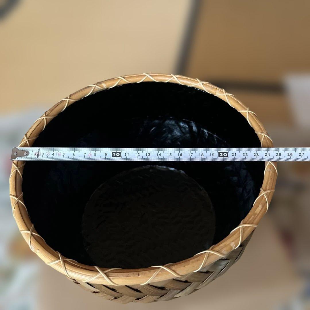 独楽籠炭斗　淡々斎好