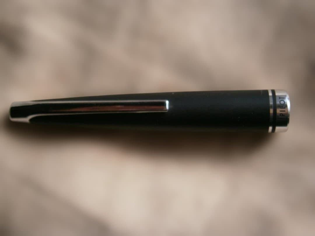 PILOT エリート万年筆 18K　と　PILOT　センスの良い万年筆の2本