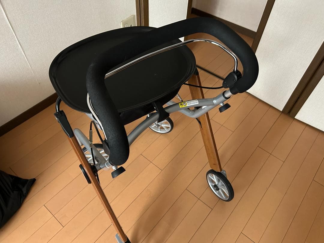 【再出品です。超美品 総額7,900円 室内用歩行車 竹虎製 レツゴーミニ】