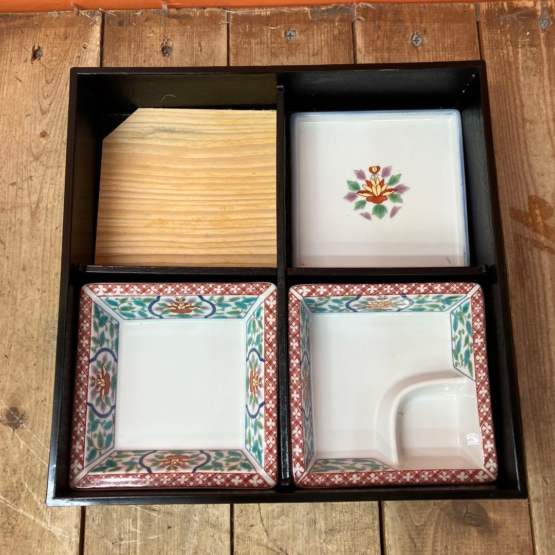 ②E-1 松花堂弁当 弁当箱 漆器 蒔絵 松 金彩 和食器 有田焼 九谷焼 お正