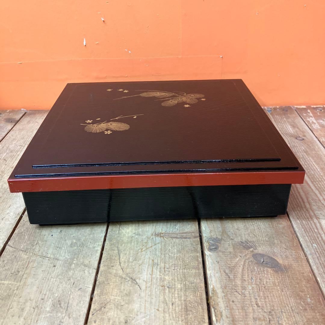 ②E-1 松花堂弁当 弁当箱 漆器 蒔絵 松 金彩 和食器 有田焼 九谷焼 お正