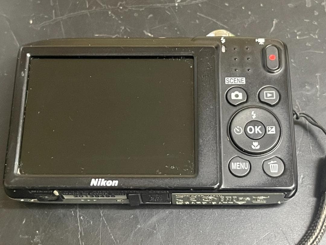 Nikon COOLPIX A100 デジタルカメラ シルバー