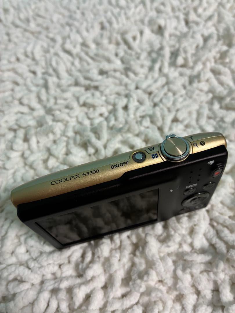Nikon ニコン COOLPIX S3300 ゴールド コンデジ　カメラ