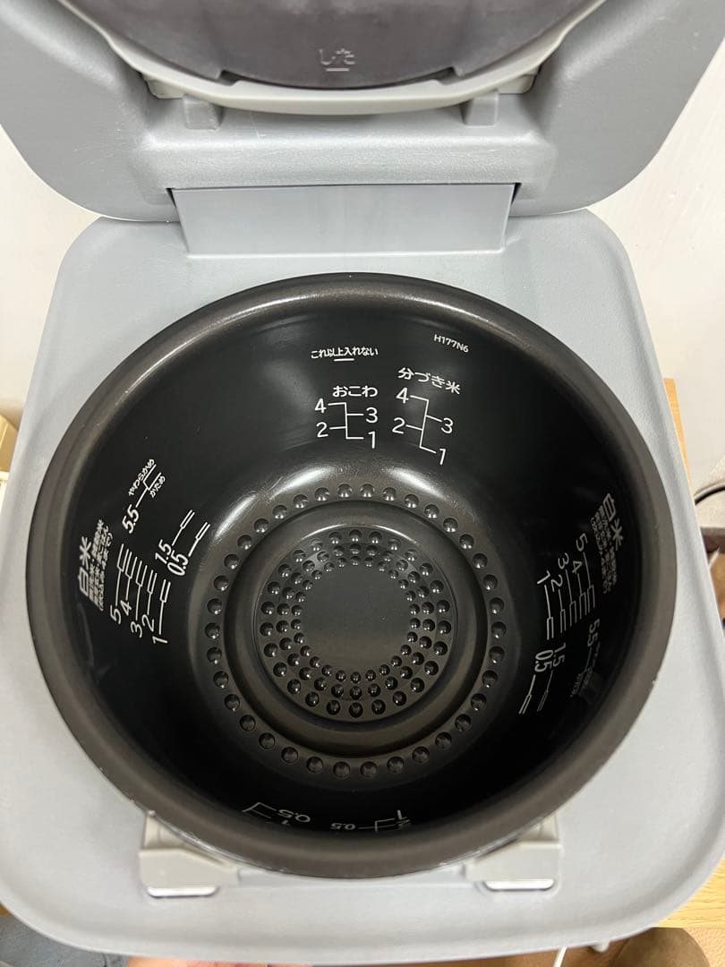 HITACHI 圧力IH炊飯器 RZ-V100DM 5.5合 2021年製