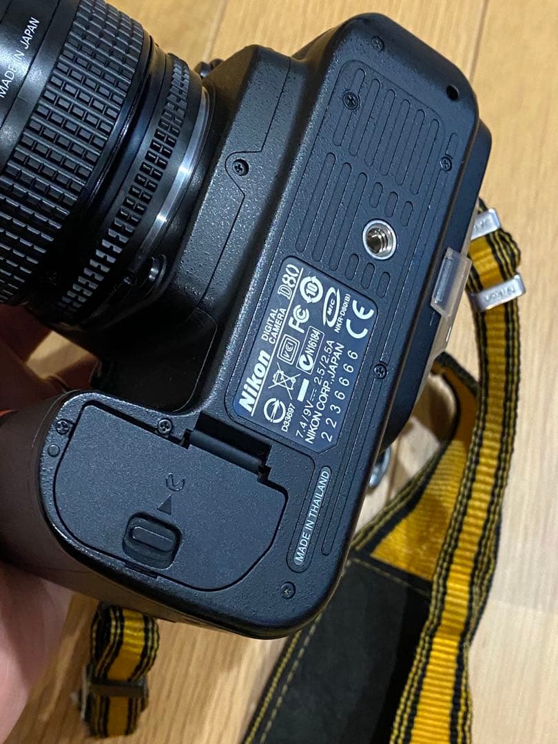 Nikon D80 CCDデジタル一眼 ニッコール35-70 レンズ付　動作品