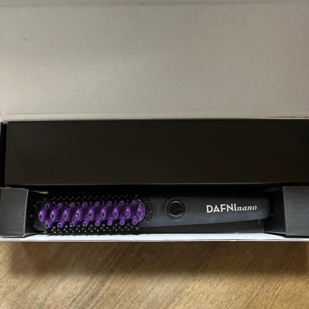 ヤーマン ストレートヘアアイロン ブラシ型 ツヤ DAFNI nano