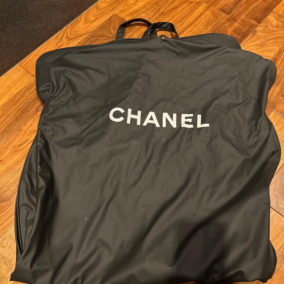 CHANEL 高級ガーメントバッグジッパーつきナイロン製とベルベットハンガー