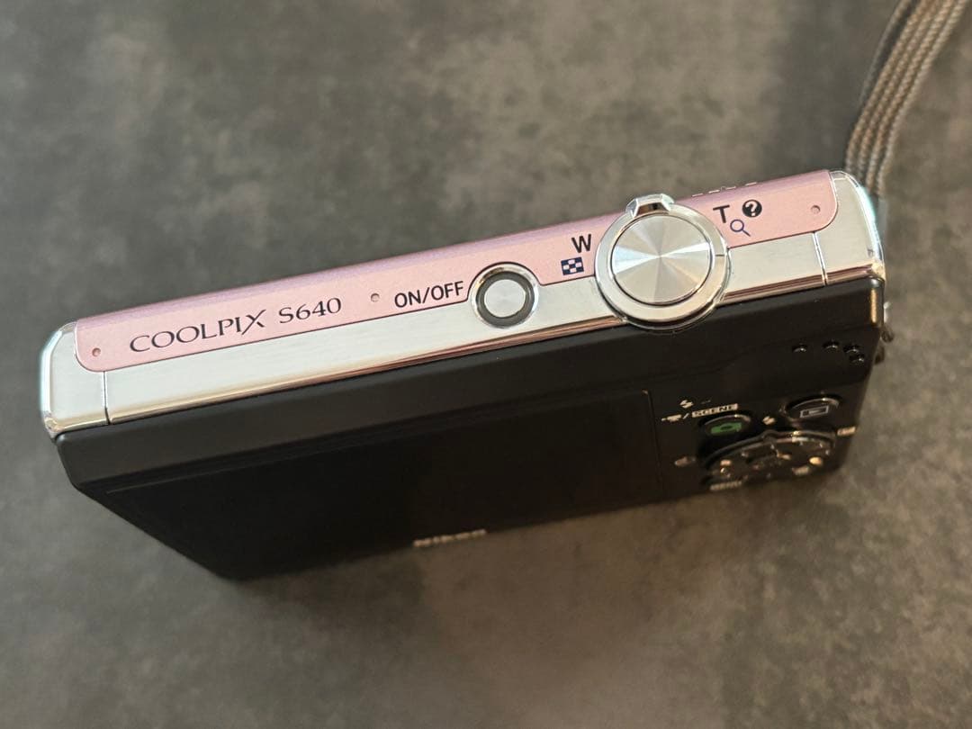 Nikon COOLPIX デジカメ
