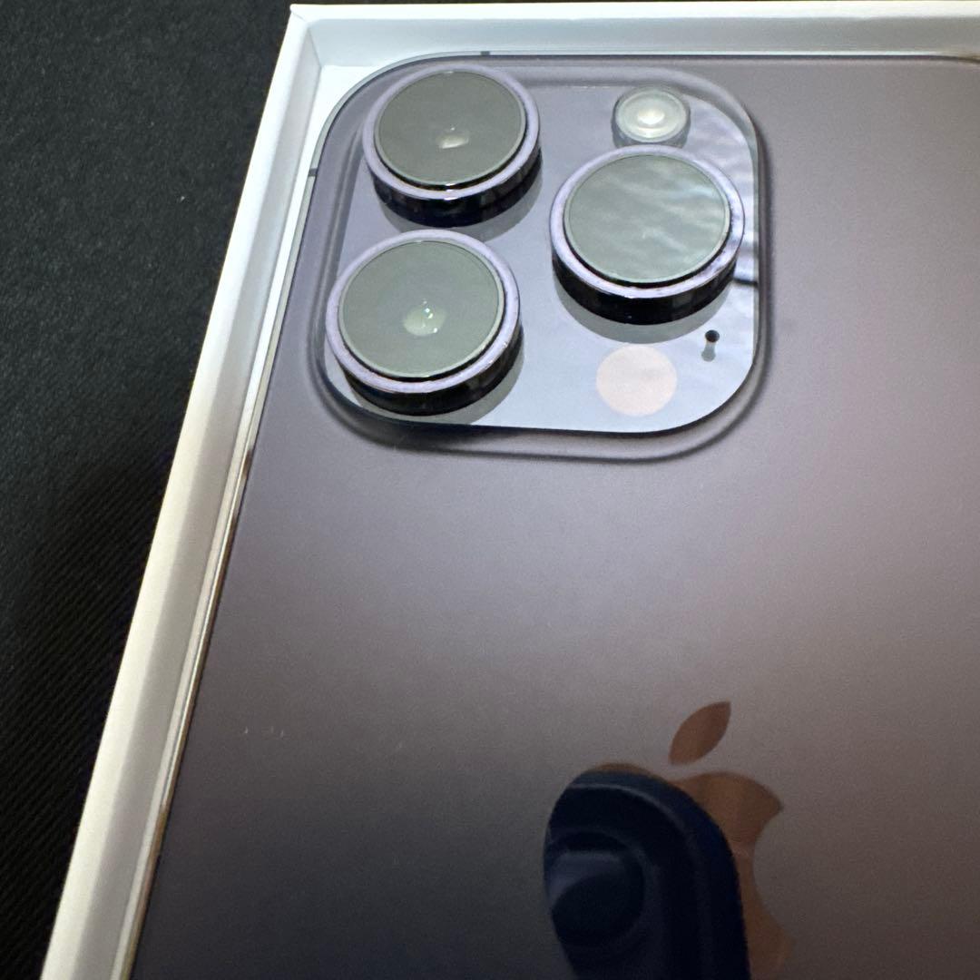 やす iPhone 14 Pro ディープパープル