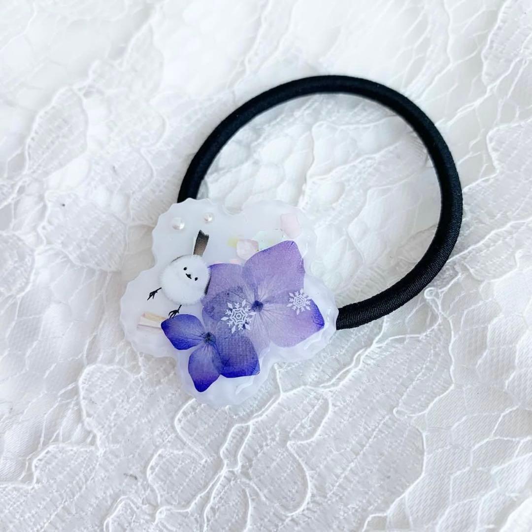 【3404】シマエナガ 花型ヘアゴム 紫の紫陽花入り 雪の結晶 ヘアアクセ