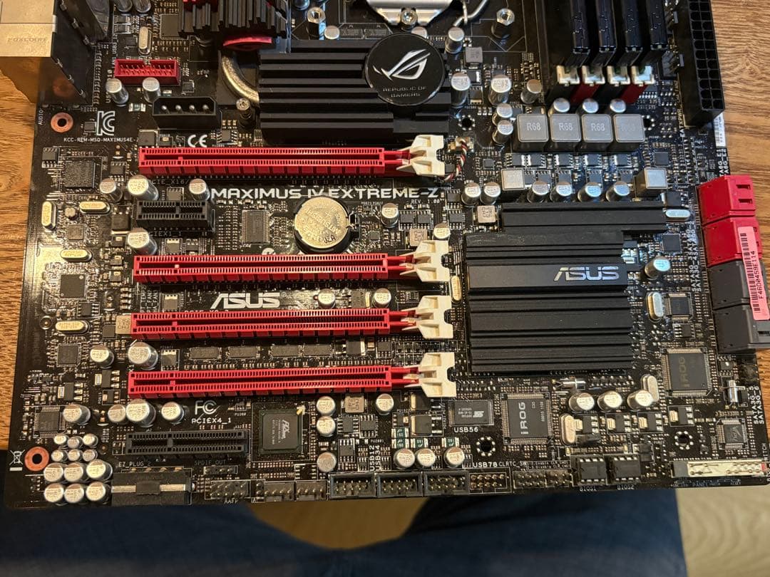 ASUS MAXIMUS IV EXTREME Z ATXマザーボードオマケ付き