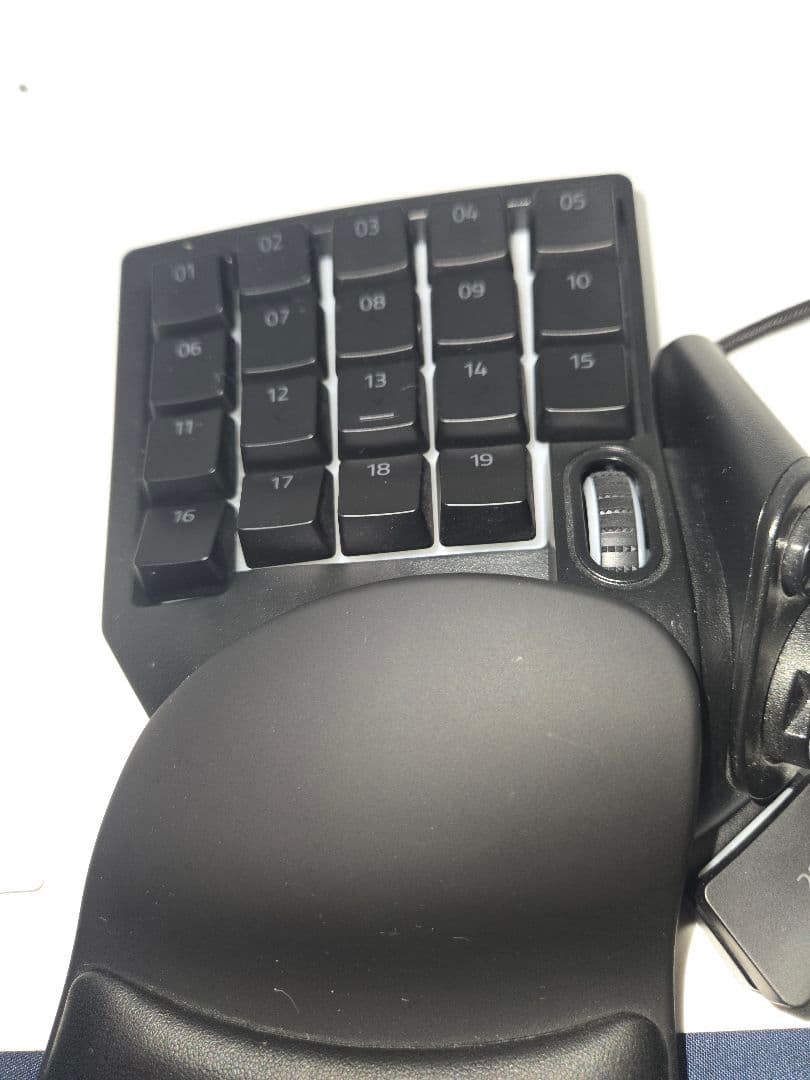 (美品)Razer TARTARUS V2 メカメンブレンキーパッド 左手
