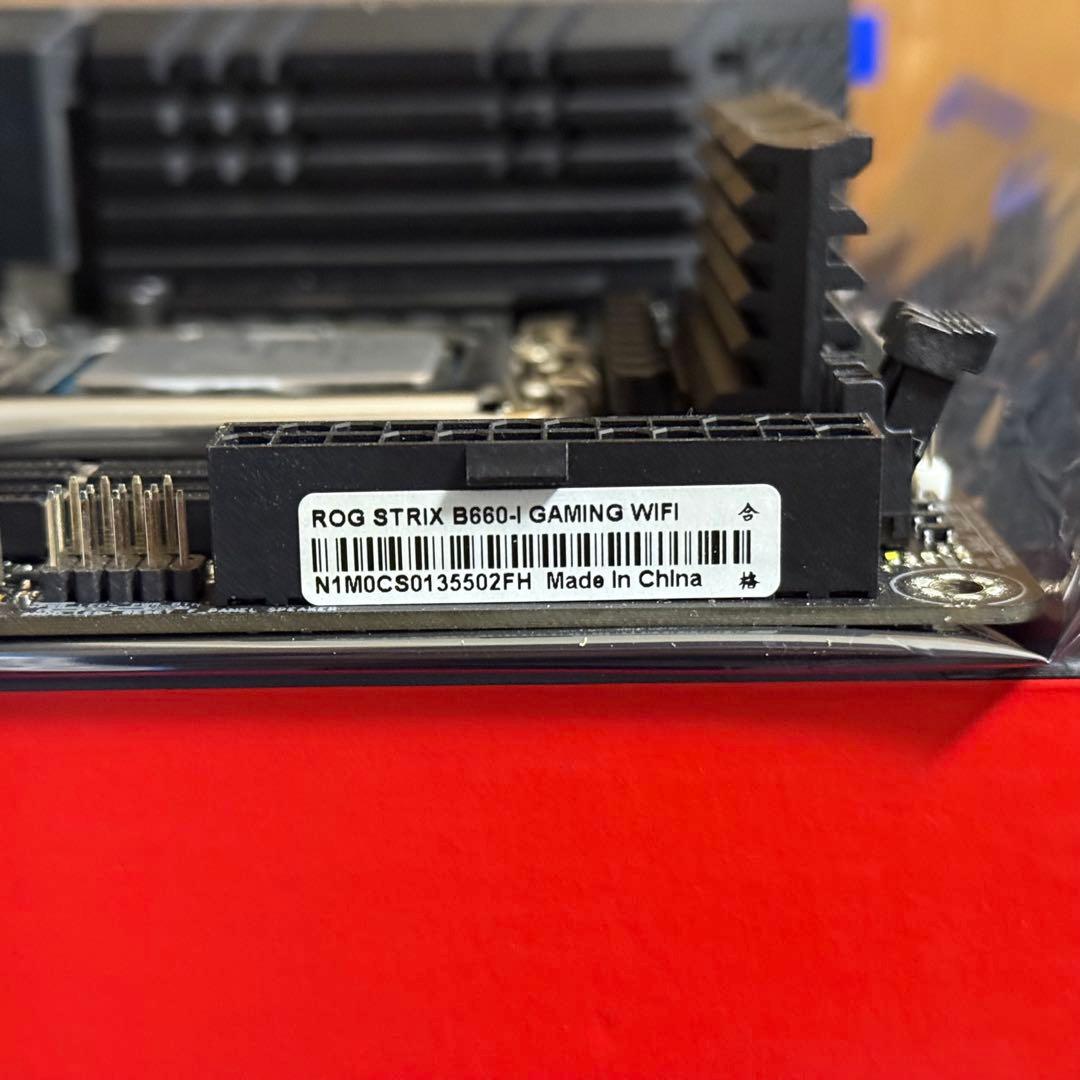 マザーボード ASUS ROG STRIX B660-I GAMING + Core i3