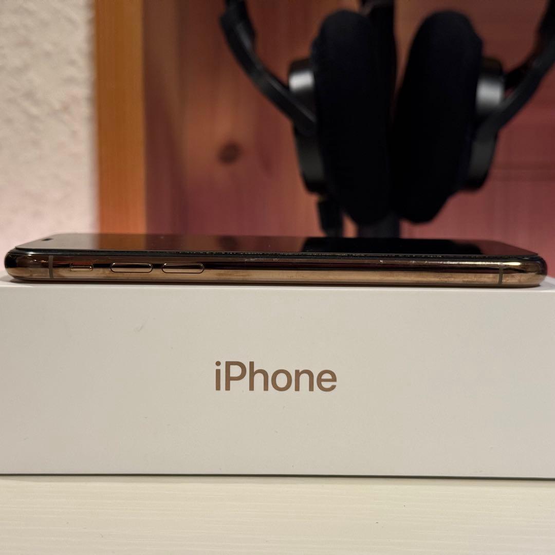 iPhone XS ゴールド 64GB docomo SIMロック解除済み