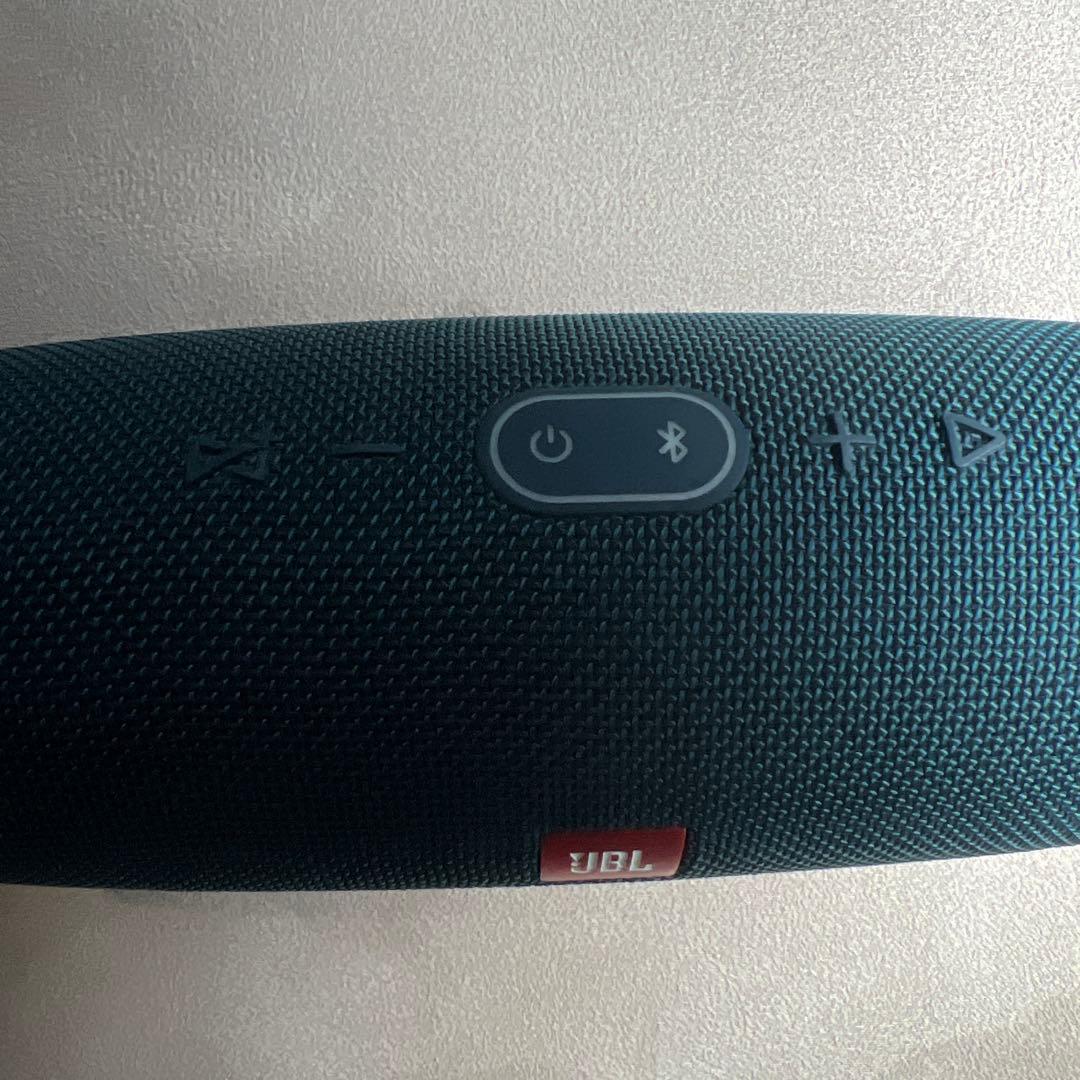 【美品】JBL charge4 Bluetoothスピーカー （本体のみ）