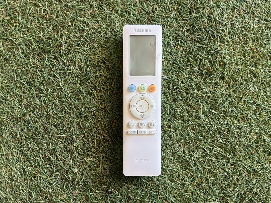 2219 東芝【RAS-J221M (W)】2022年製 6畳 エアコン 中古