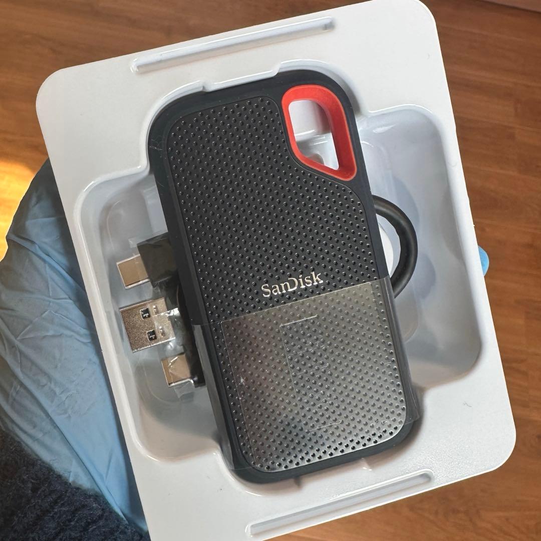 【美品】SanDisk SSD 4TB SDSSDE61-4T00-G25