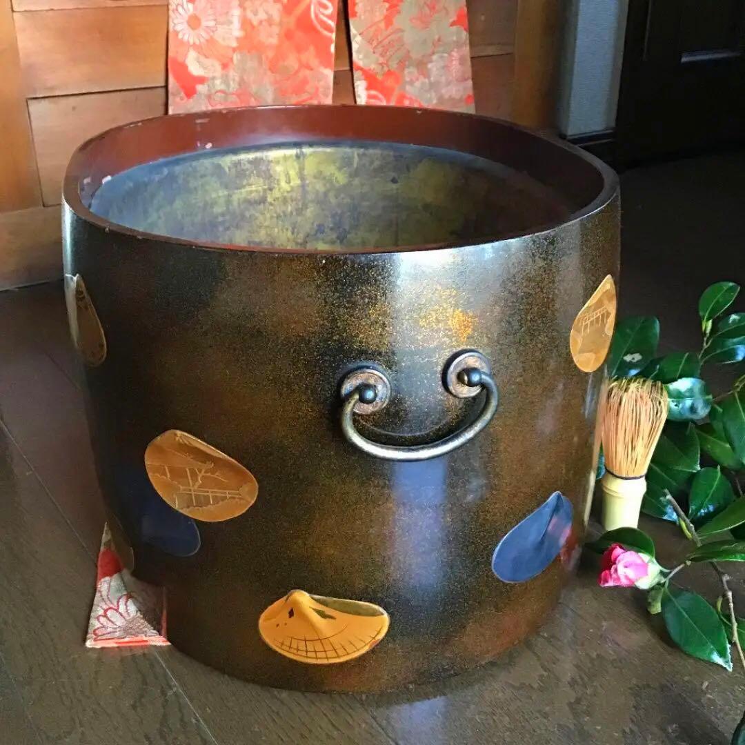 《特別出品》木製漆器　大名道具　総梨地火鉢　金沢蒔絵　貝合わせ紋様