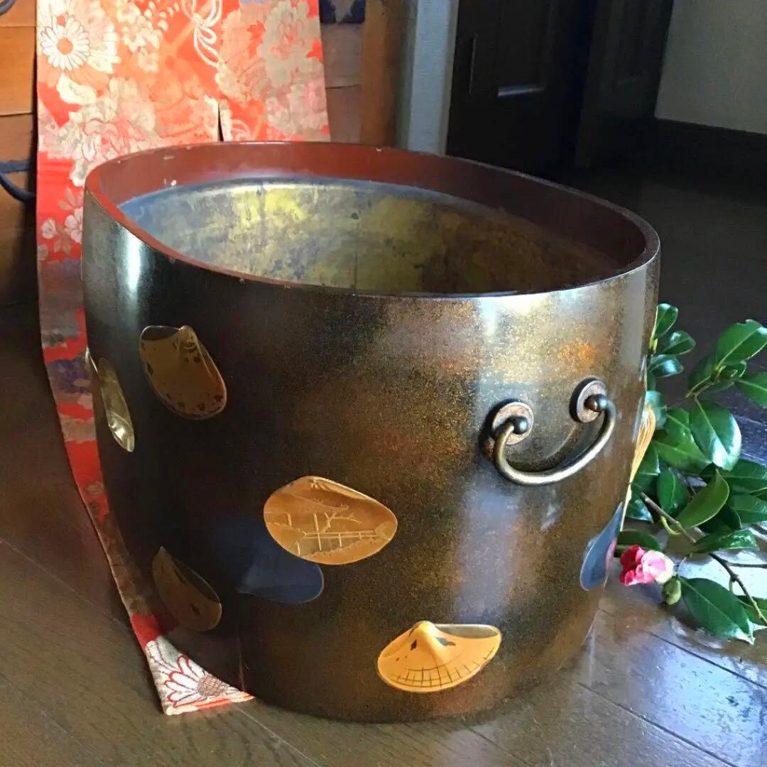《特別出品》木製漆器　大名道具　総梨地火鉢　金沢蒔絵　貝合わせ紋様