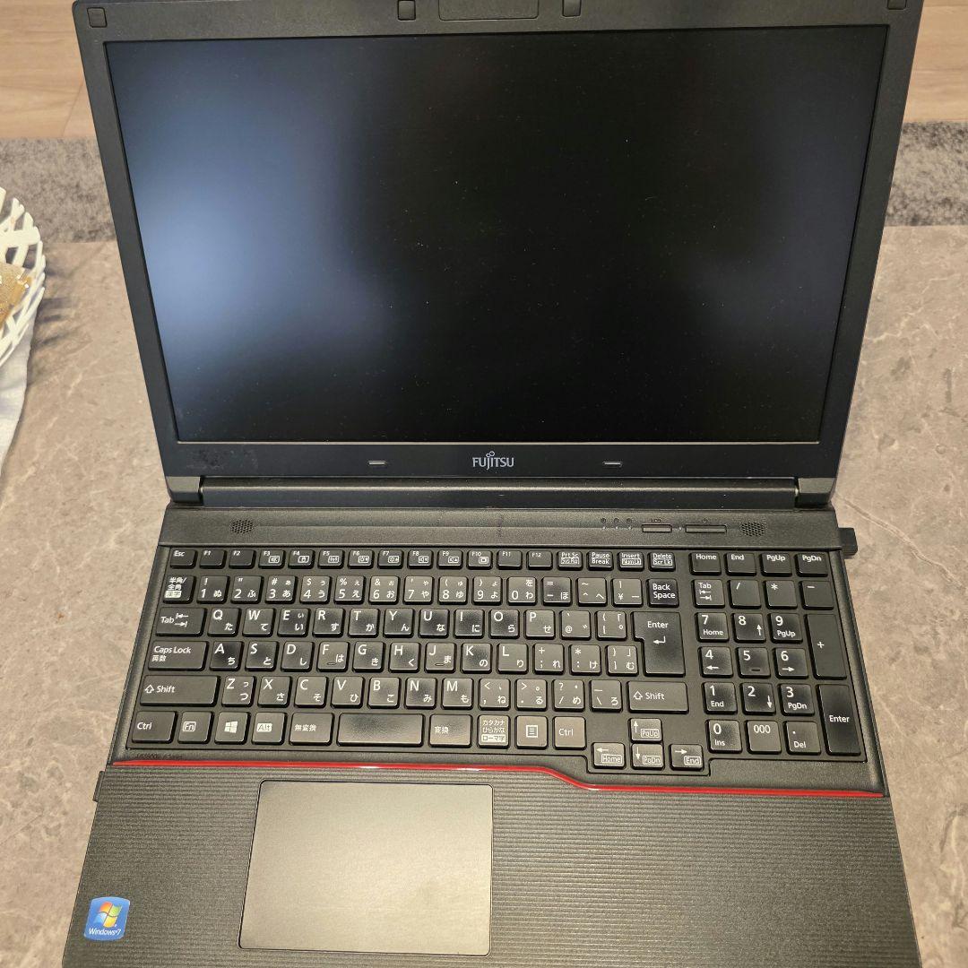 富士通　LIFEBOOK A574/M FMVA1000F