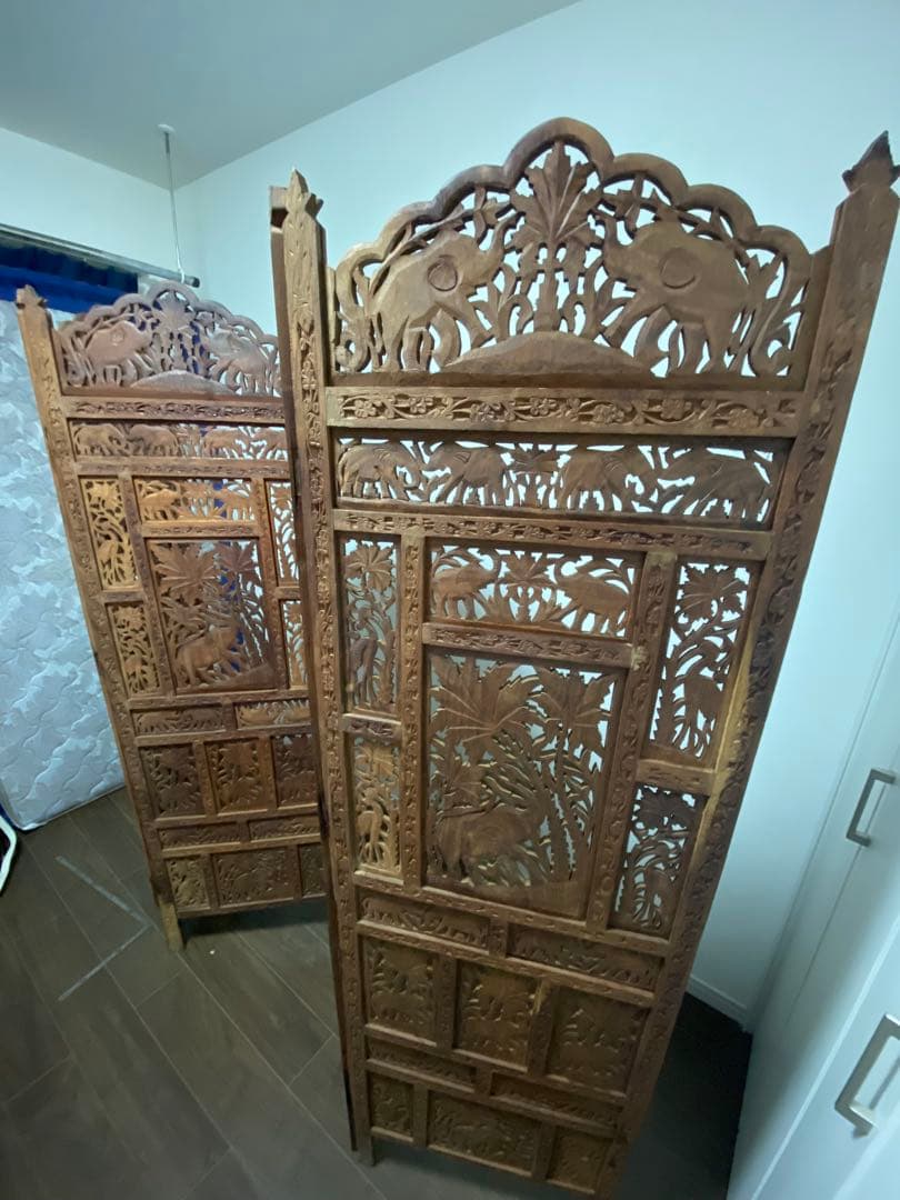 タイ製 木彫り衝立 4連／透かし彫り／高さ約170cm
