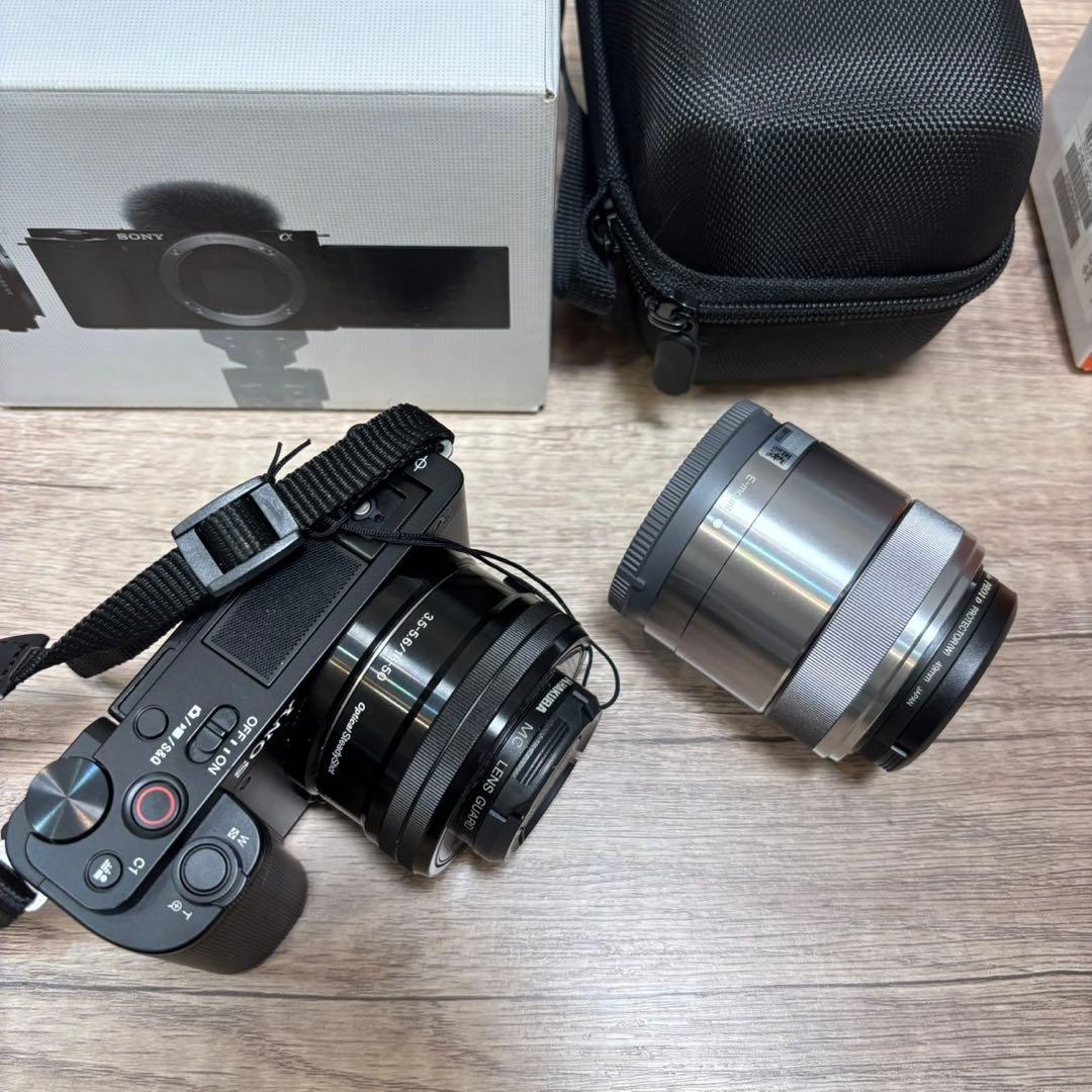 SONY ZV-E10 セット※ケース付き、バッテリー付き、単焦点レンズ付き