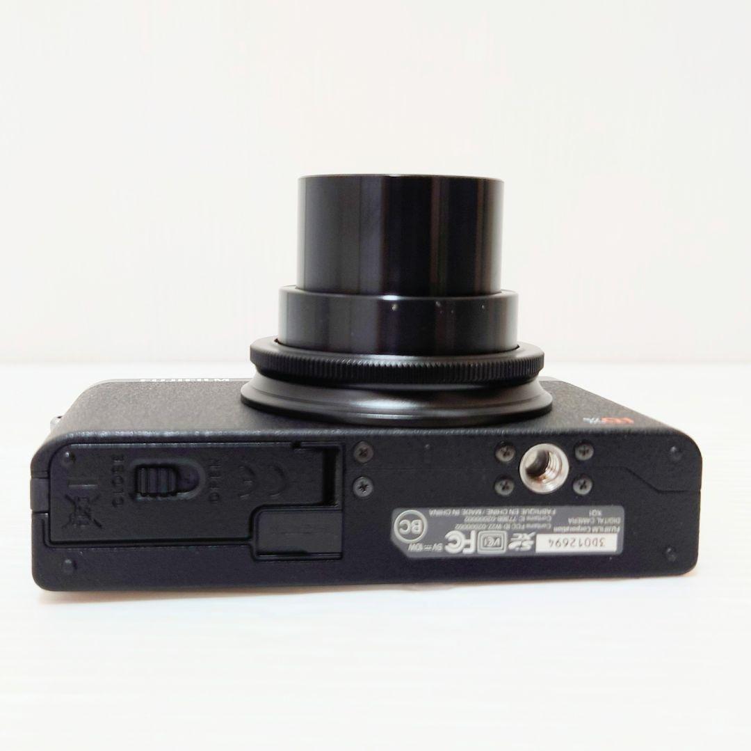 美品　Fujifilm XQ1 コンパクトデジタルカメラ