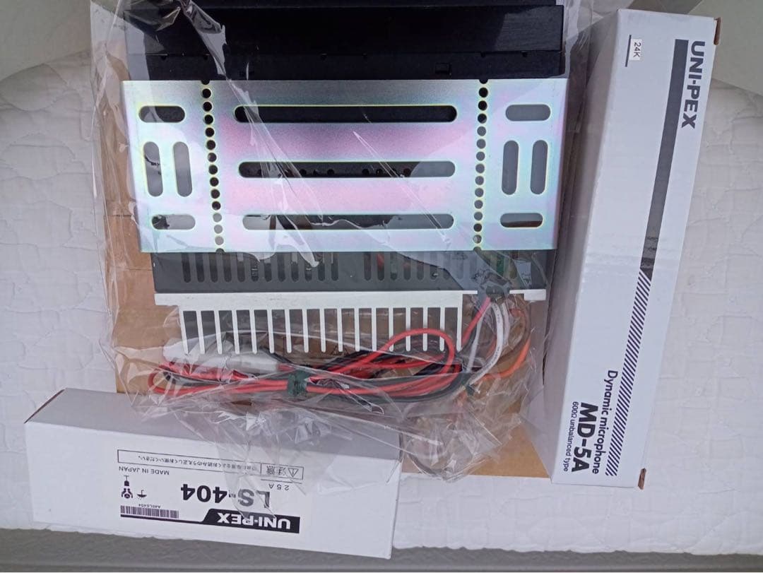 UNI-PEX　50W選挙スピーカー2本で　アンプ12V　40W１台　TOA