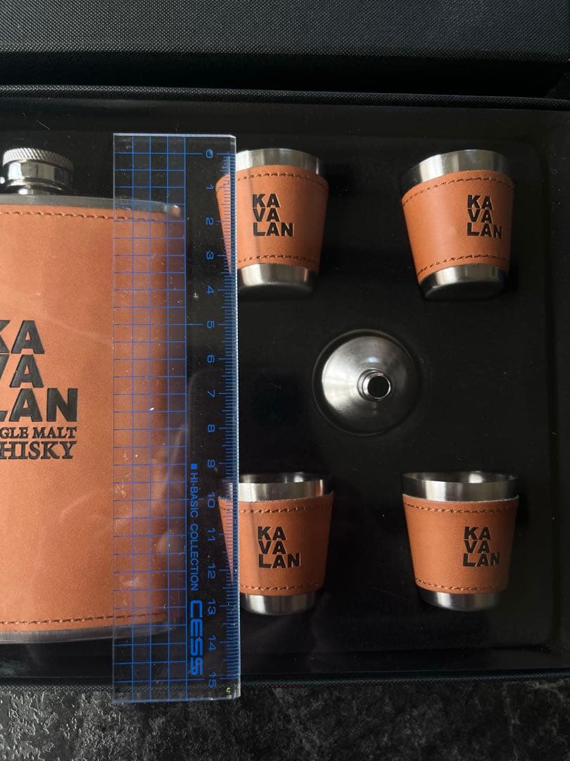 KAVALAN フラスコ & ショットグラスセット