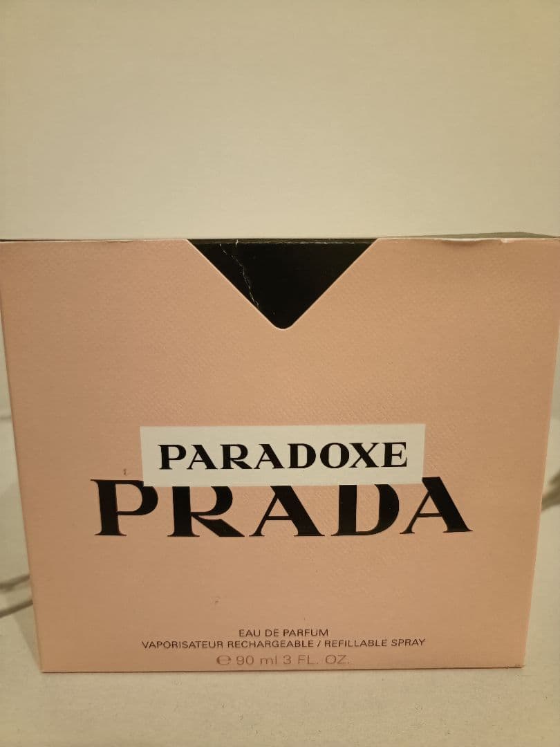PRADA パラドックス　オーデパルファム