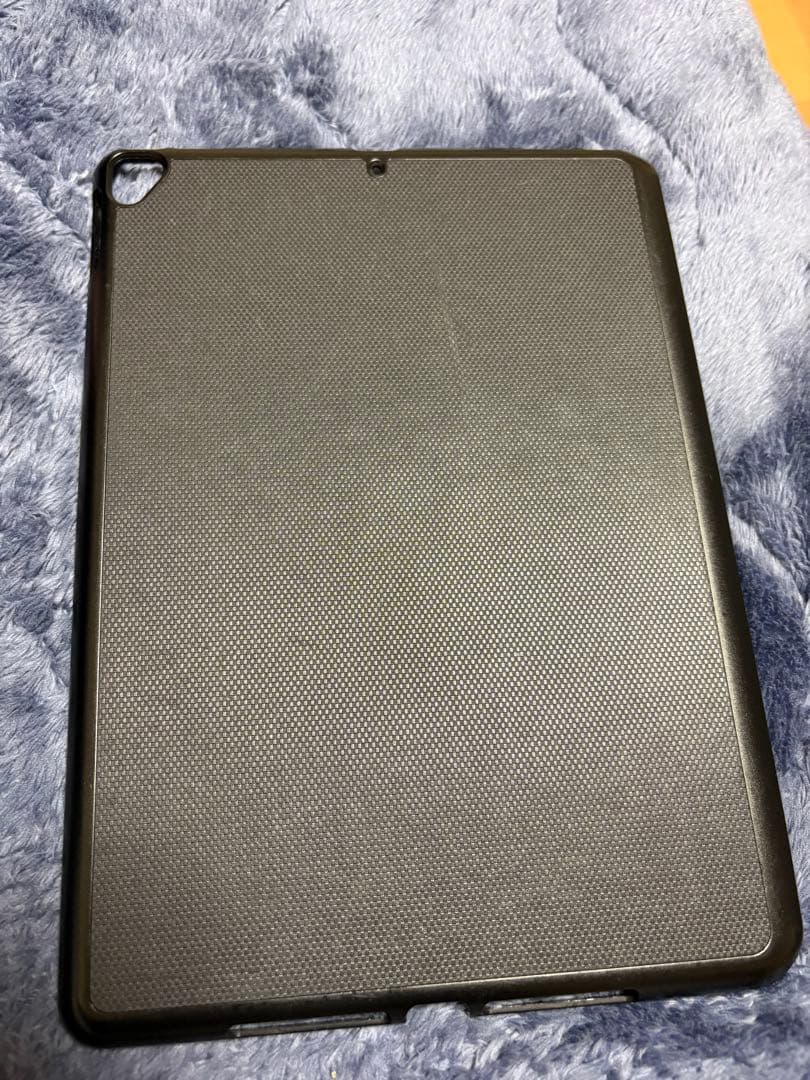 Apple iPad シルバー（ブラック ケース付き）