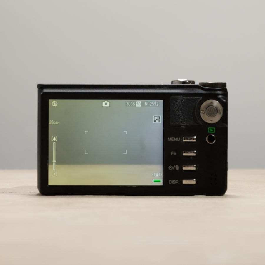 【憧れのコンデジっぽさを味わえる】RICOH CX1 ブラック