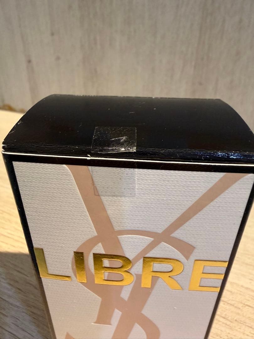 Yves Saint Laurent リブレ オードトワレ 30ml