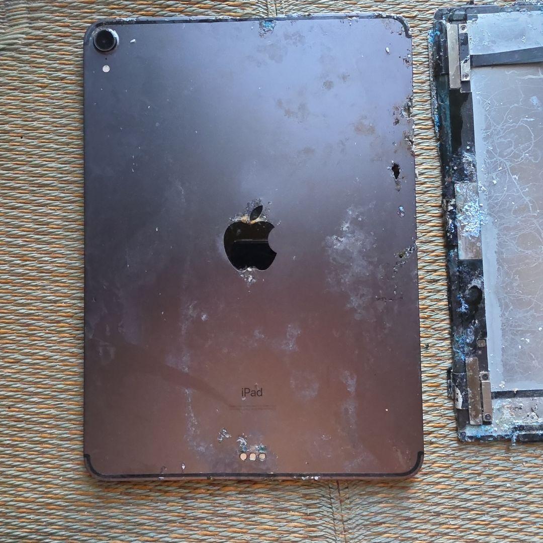 iPad Pro　第一世代　恐らく256GB 部品取り　状態酷い