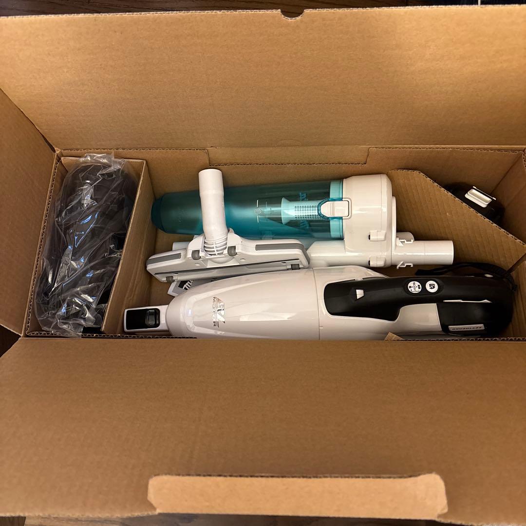 未使用展示品 マキタ CL281FDFCW充電式クリーナー