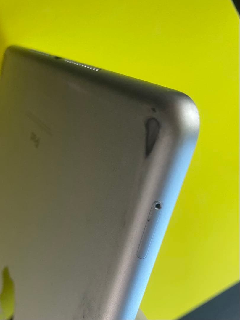Apple ipad 5 Wi-Fi+Cellular 64GB SIMフリー
