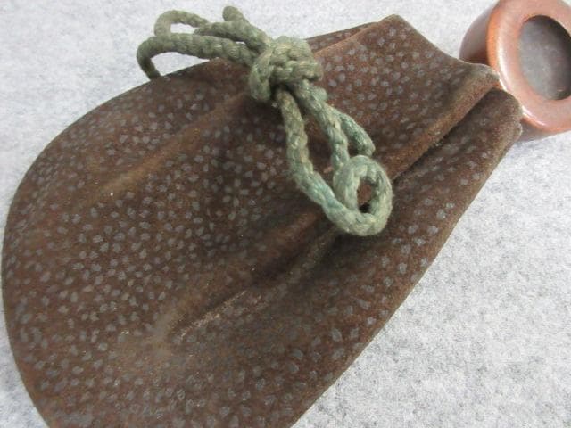 琥珀お締め皮製提げ物 [B25963]