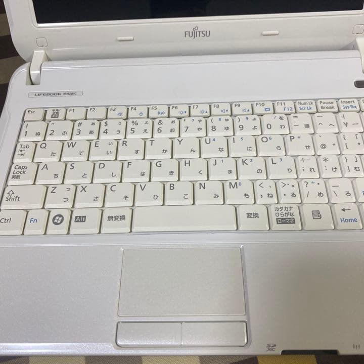 MacBook本体 LIFEBOOK MH20/C