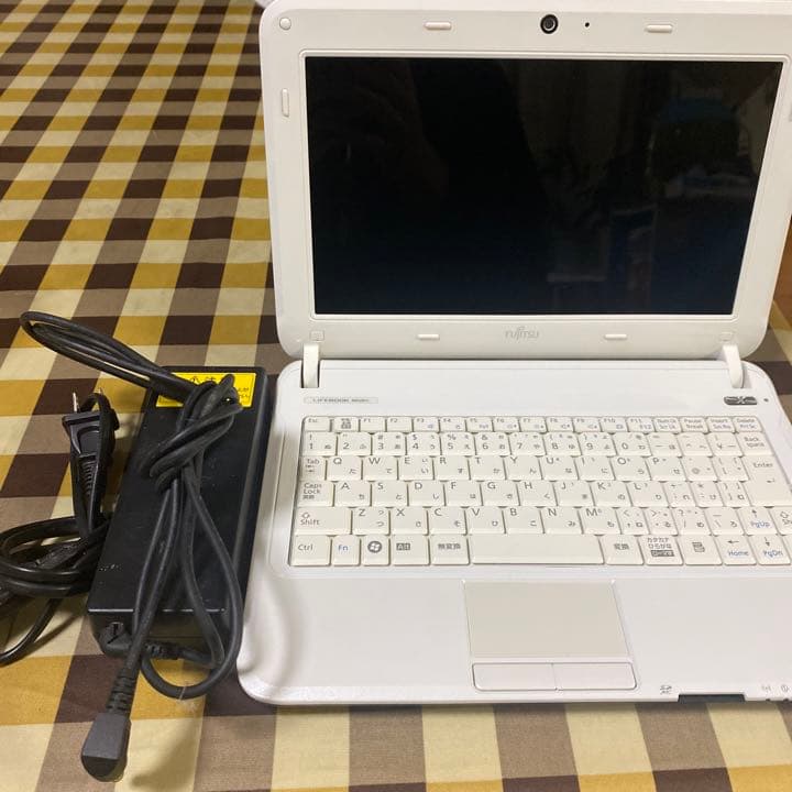 MacBook本体 LIFEBOOK MH20/C