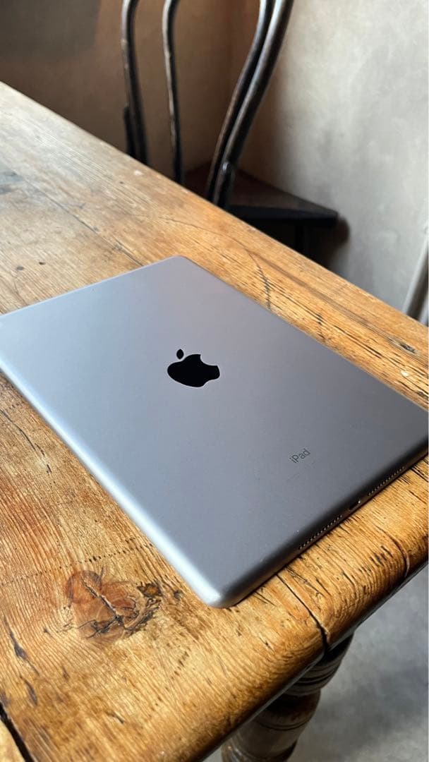 iPad 第5世代 32GB シルバー 本体のみ
