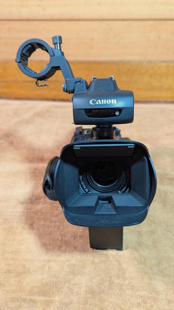 備品充実!!　CANON XA30(業務用ビデオカメラ）ハンドルユニット付