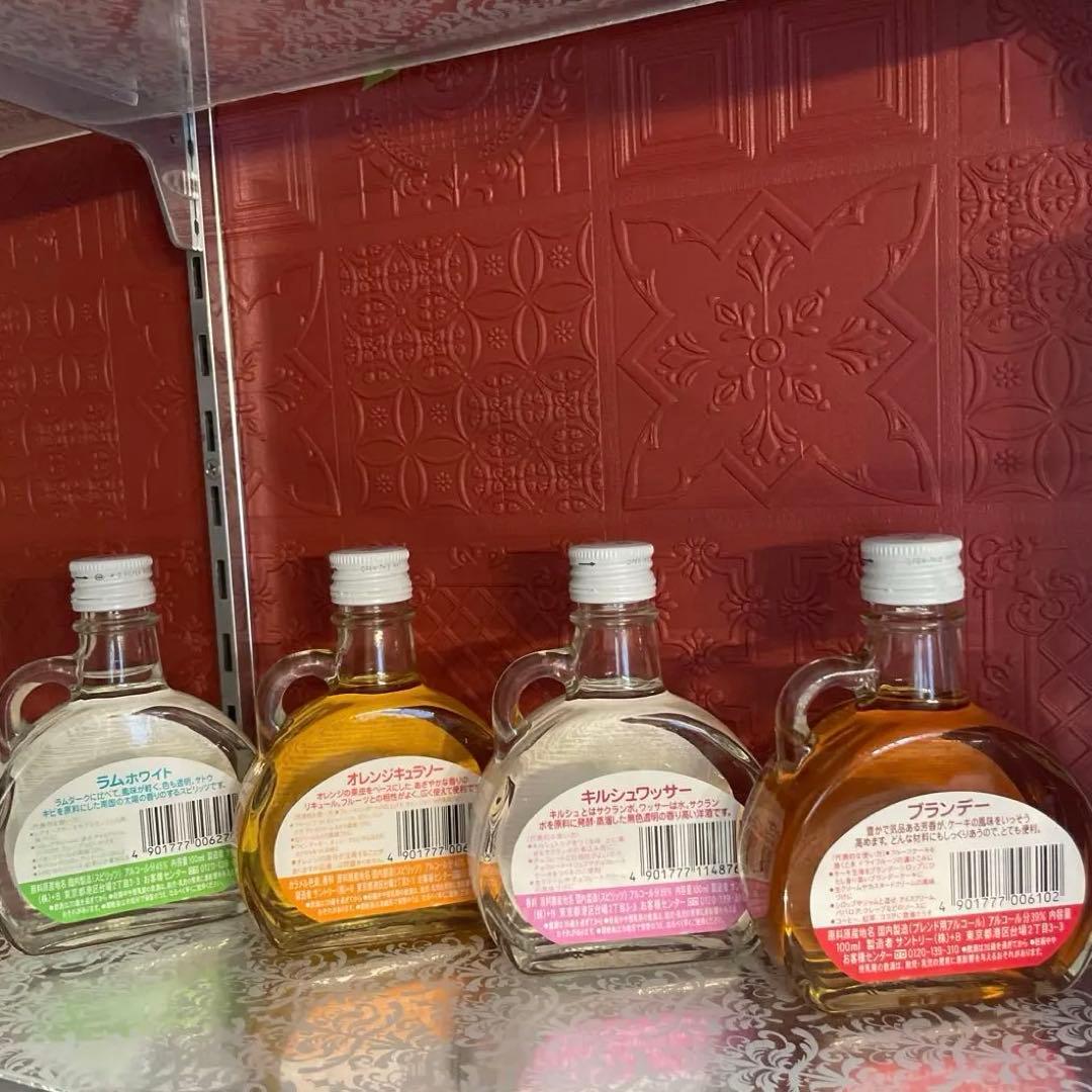 美品　サントリー　ケーキマジック　４本セット　各100ml
