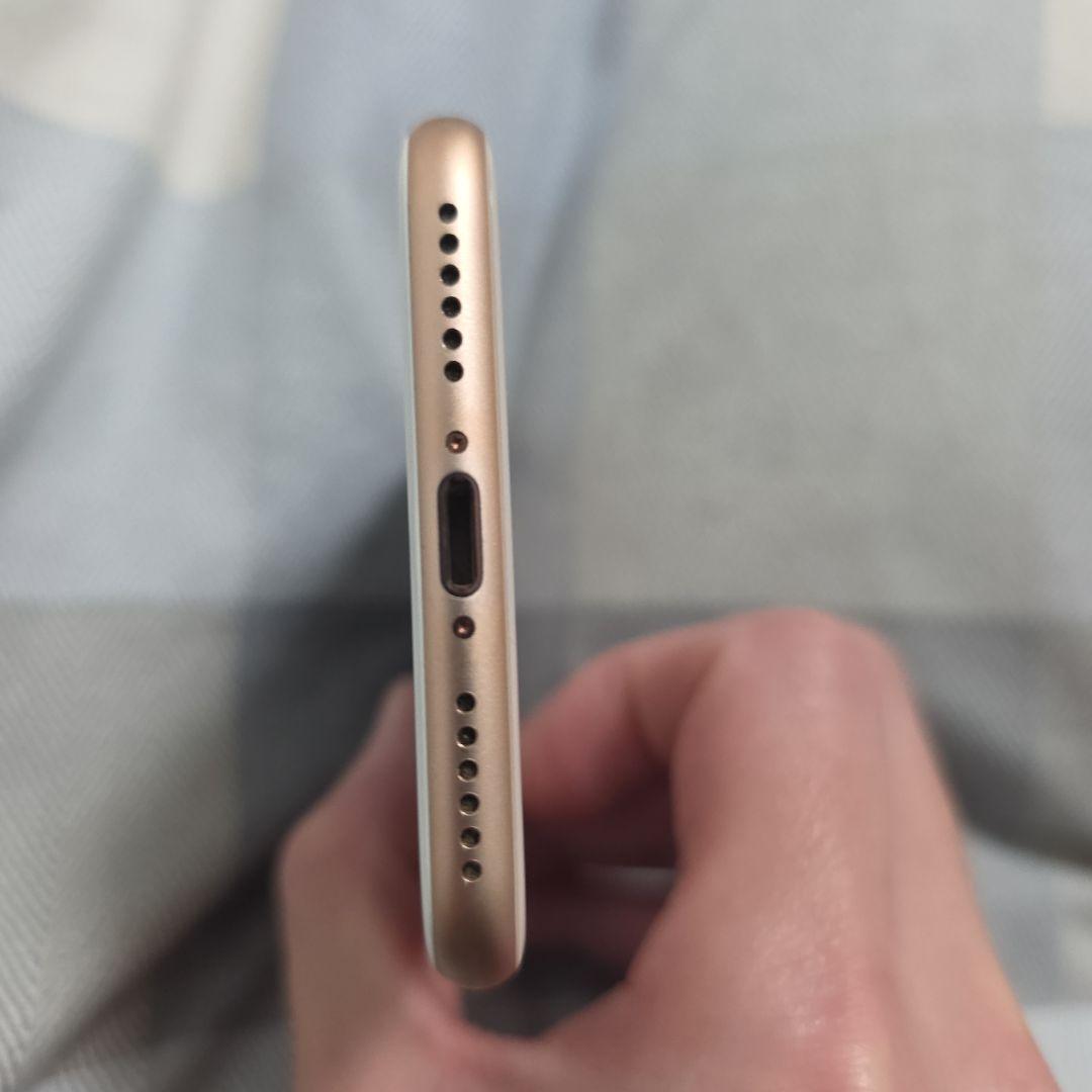 iPhone8　64GB SIMロックあり