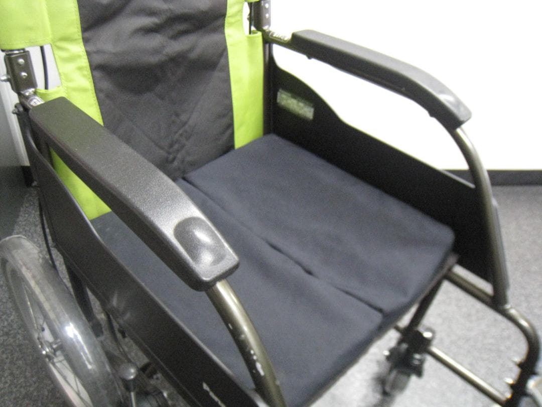 【送料無料】介助式車いす 標準型 ルッタ VA10134 パナソニック ②