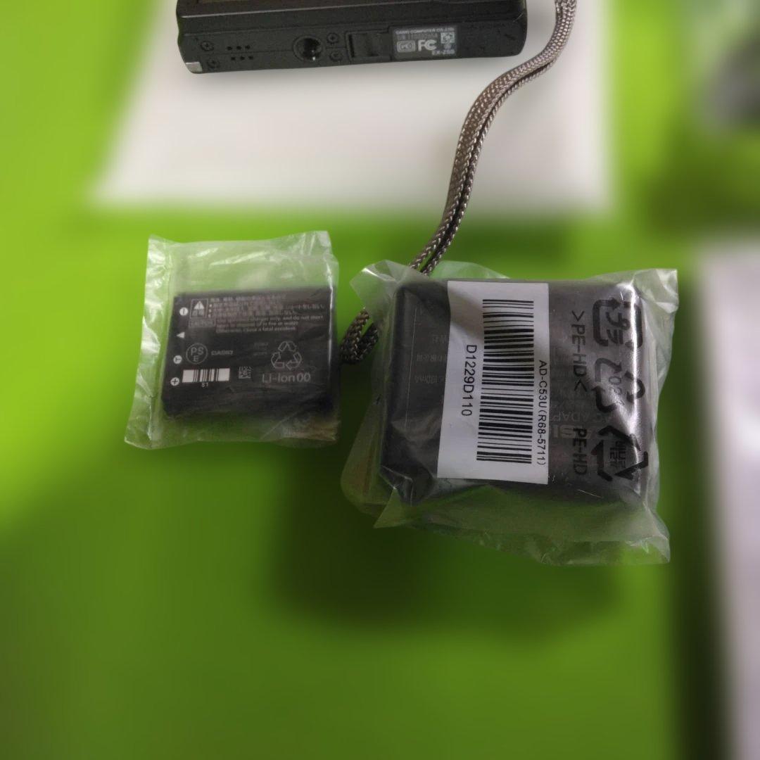 CASIO、EXILIM、デジタルカメラ、EX-ZS5（本文よく読んで下さい)