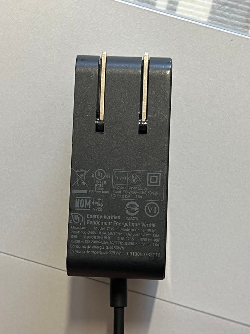Microsoft Surface Pro (第5世代) 2017 CoreM3