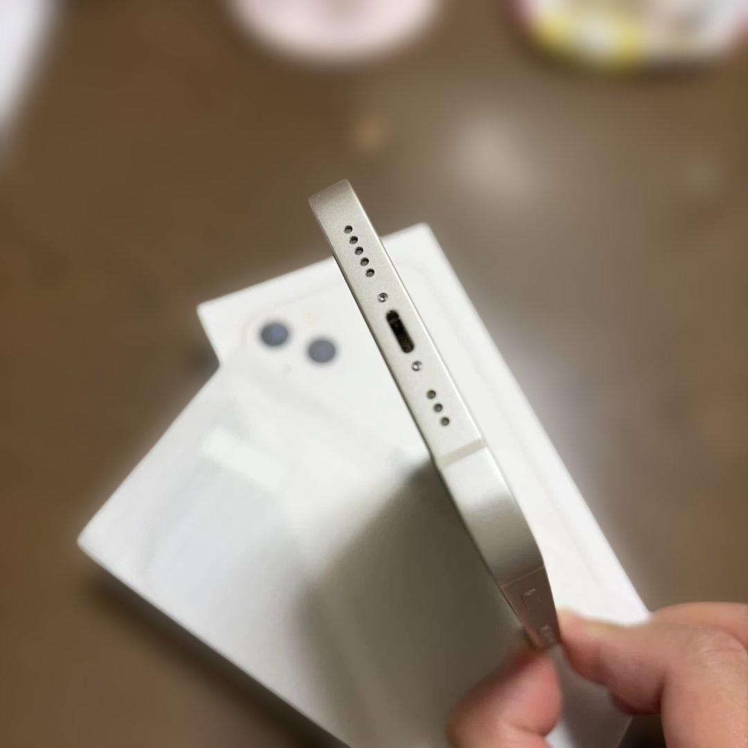 美品バッテリー良好Apple iPhone 13 256GB スターライト 白