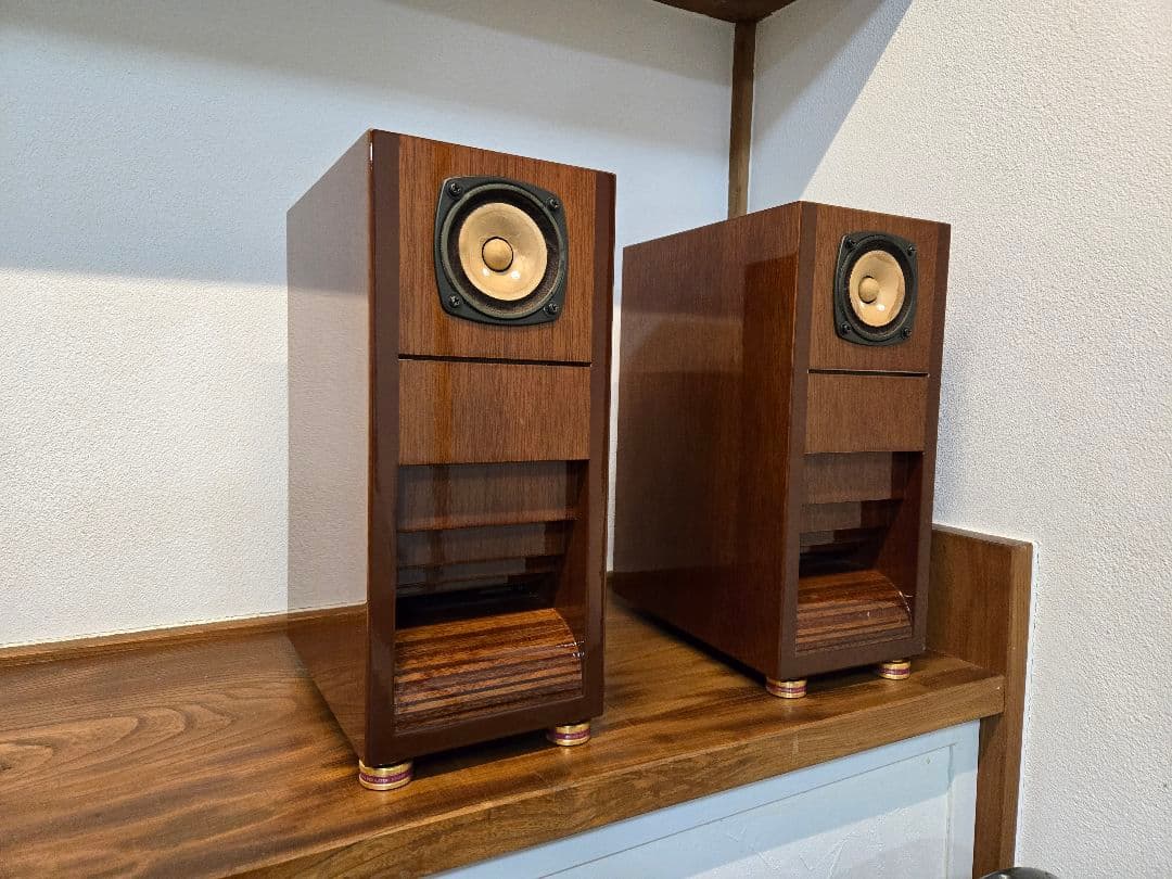 ダブルバスレフスピーカー　ピアノ塗装仕上げ　フルレンジ　FOSTEX