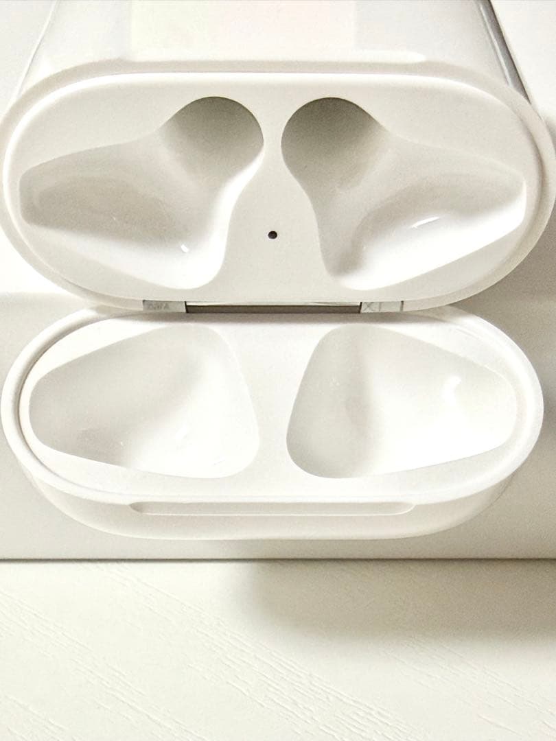AirPods 第2世代 充電ケース付き